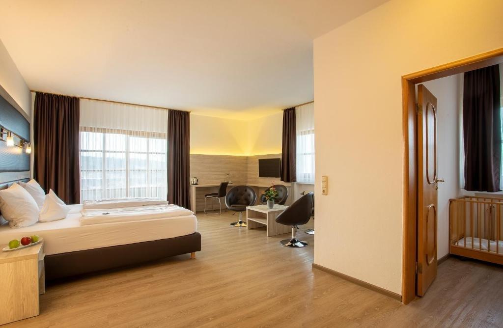 Roomingtons Hotel