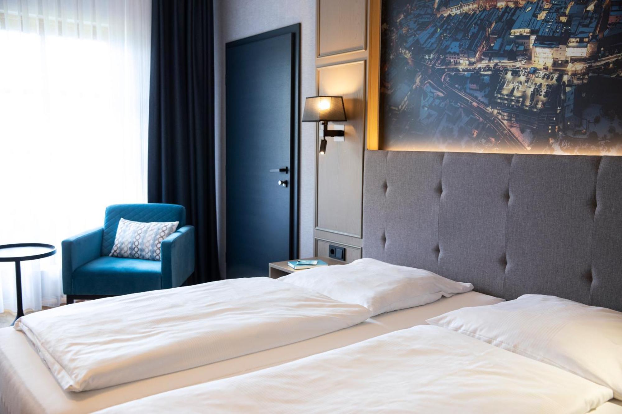 Hotel Roomingtons 4*